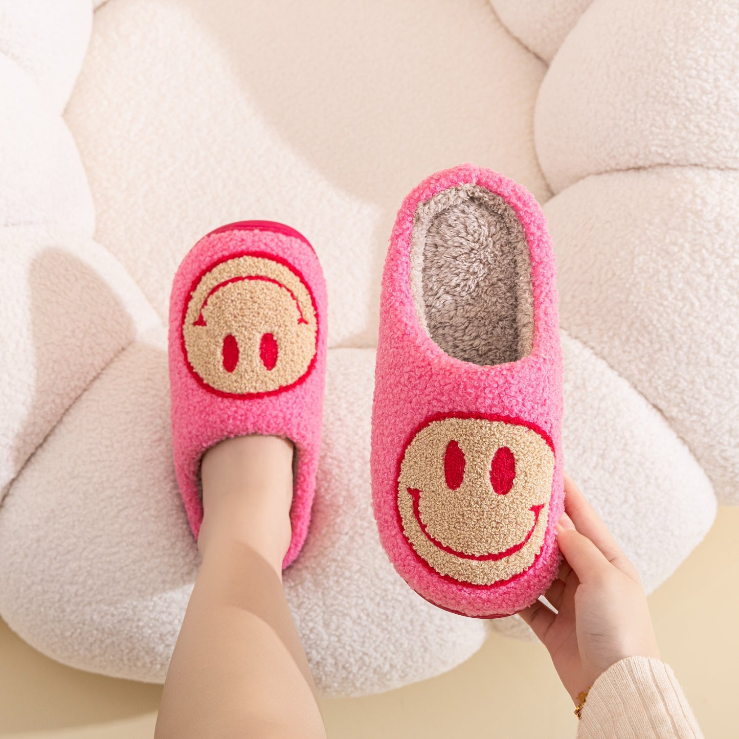 Melody Smiley Face Slippers in Pink